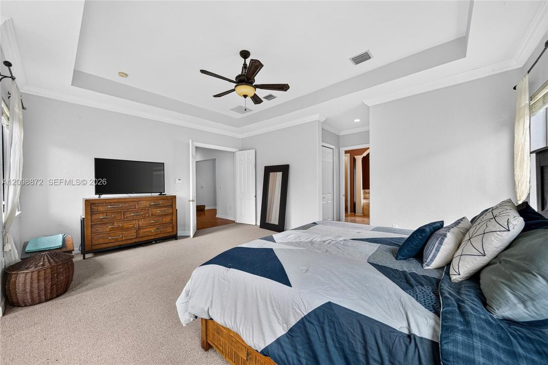 For Sale: $1,289,000 (5 beds, 4 baths, 4717 Square Feet)