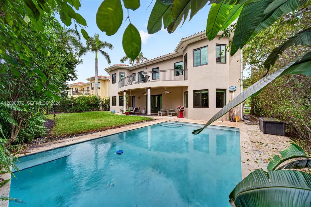 For Sale: $1,289,000 (5 beds, 4 baths, 4717 Square Feet)