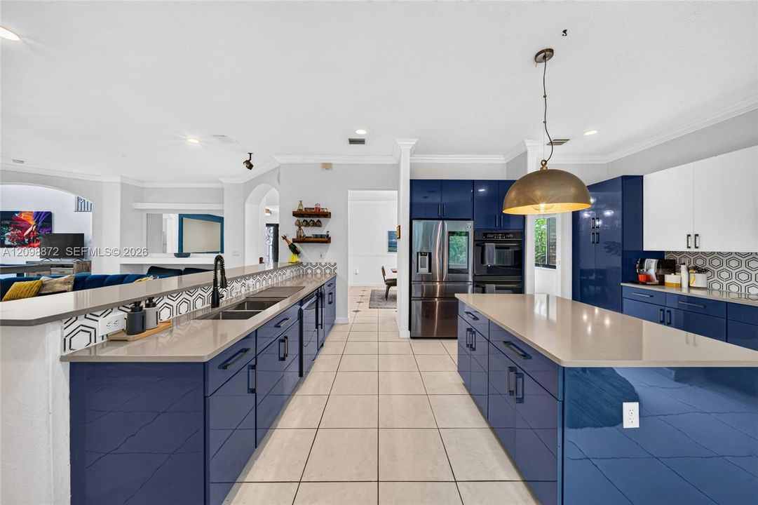For Sale: $1,289,000 (5 beds, 4 baths, 4717 Square Feet)