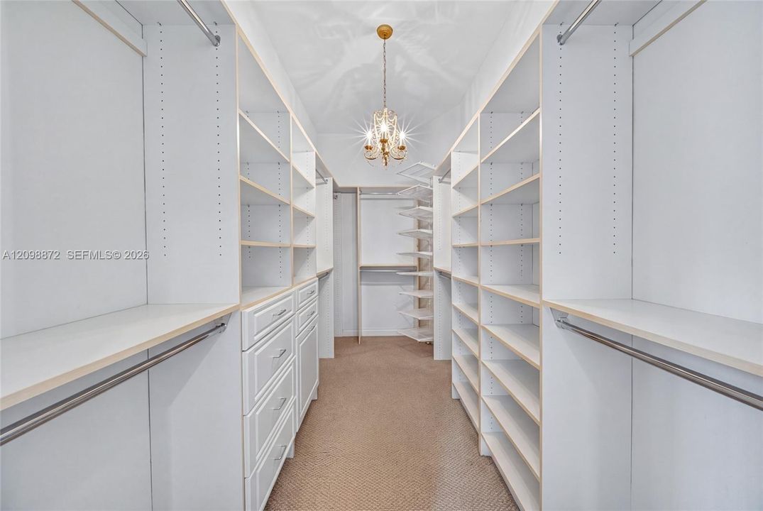 For Sale: $1,289,000 (5 beds, 4 baths, 4717 Square Feet)