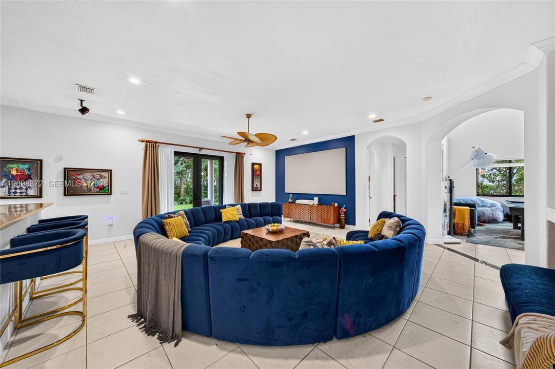 For Sale: $1,289,000 (5 beds, 4 baths, 4717 Square Feet)