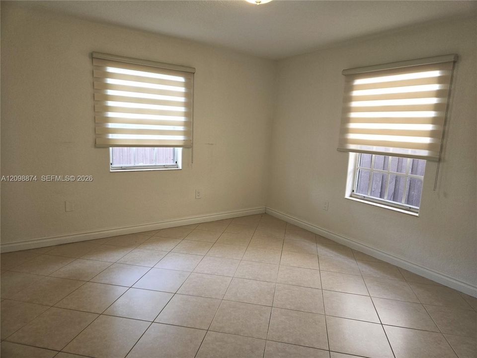 В аренду: $3,200 (3 спален, 2 ванн, 1300 Квадратных фут)