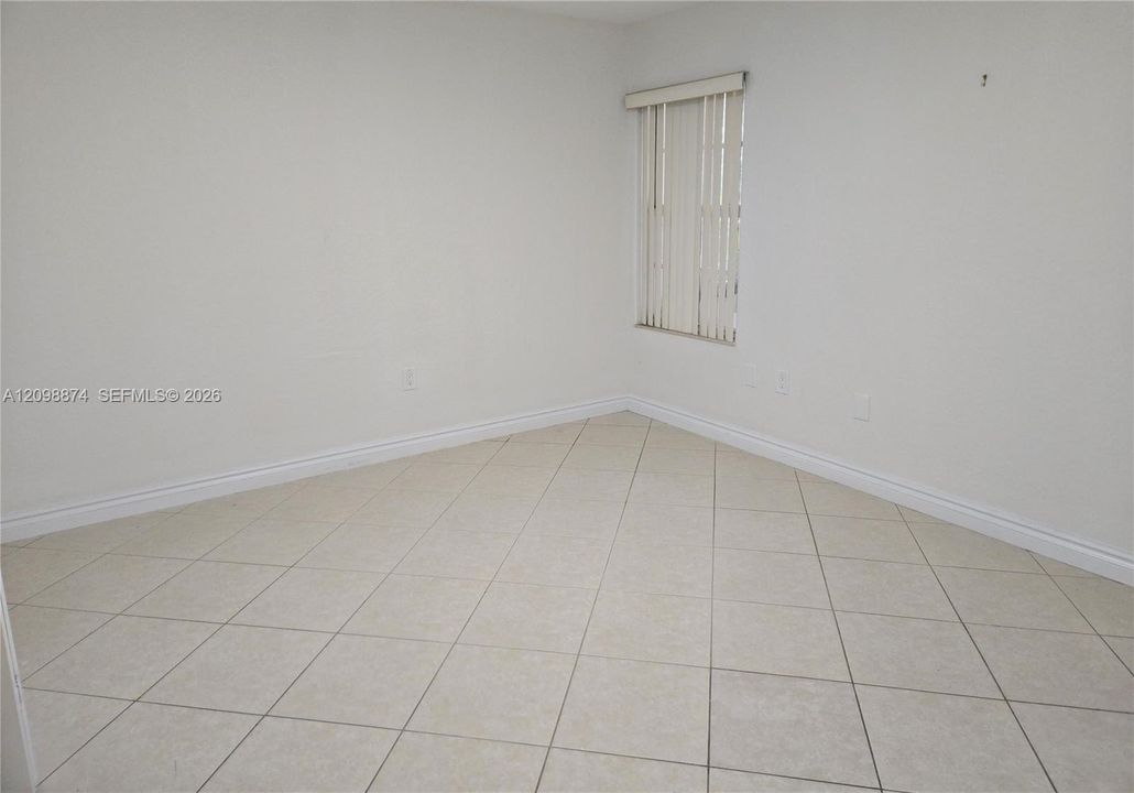 В аренду: $3,200 (3 спален, 2 ванн, 1300 Квадратных фут)