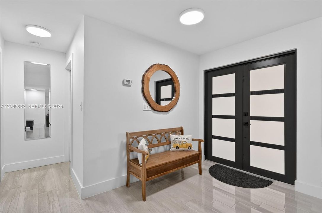 Activo con contrato: $3,900 (3 camas, 2 baños, 1900 Pies cuadrados)