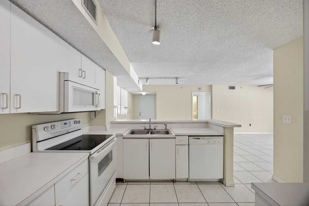 3844 Lyons Rd #101_Pics_20_Arturo Ruesta