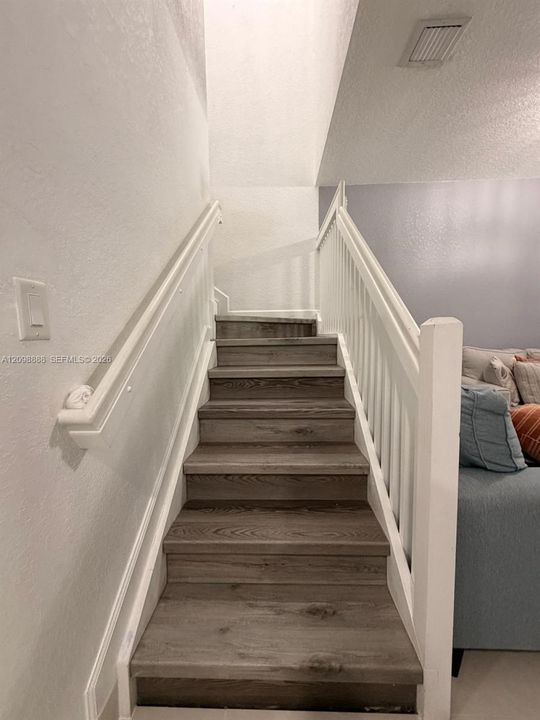 En Renta: $3,200 (4 camas, 2 baños, 1820 Pies cuadrados)