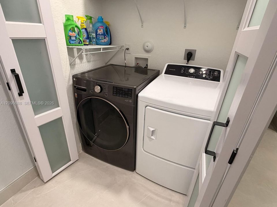 En Renta: $3,200 (4 camas, 2 baños, 1820 Pies cuadrados)