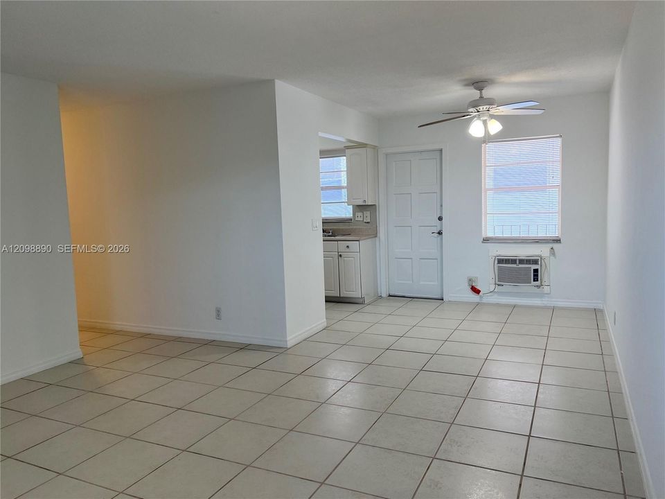 For Rent: $1,500 (1 beds, 1 baths, 750 Square Feet)