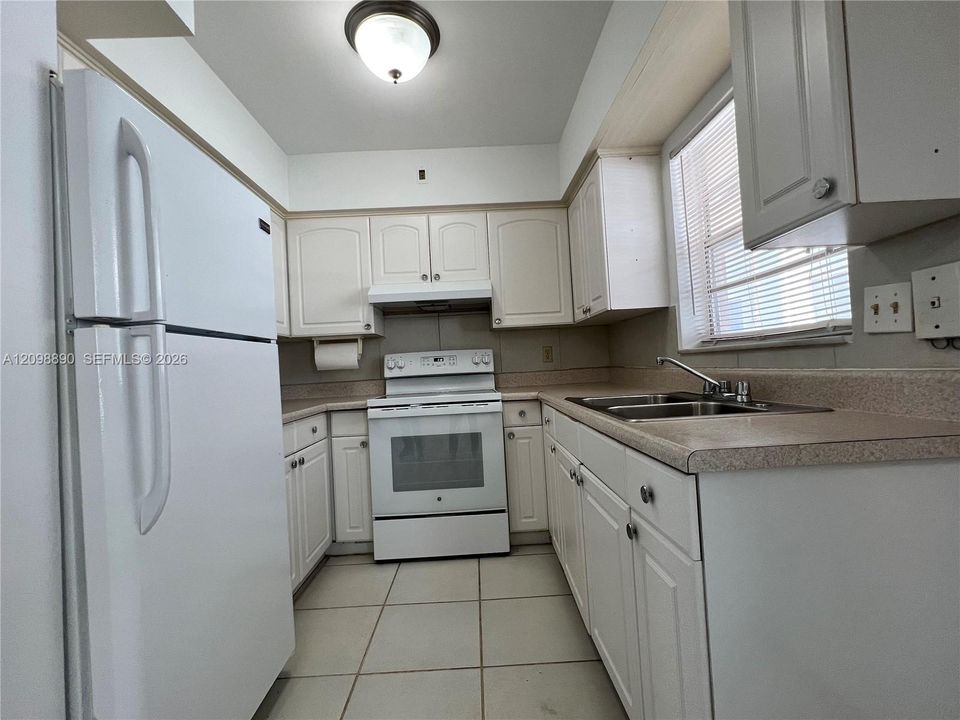 For Rent: $1,500 (1 beds, 1 baths, 750 Square Feet)