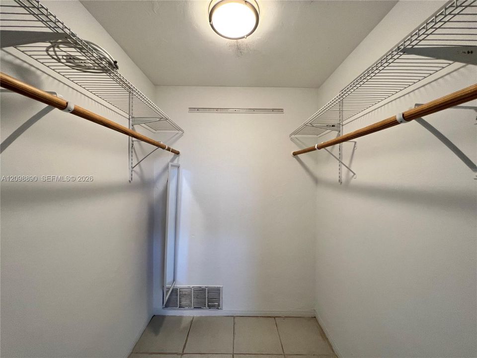 For Rent: $1,500 (1 beds, 1 baths, 750 Square Feet)