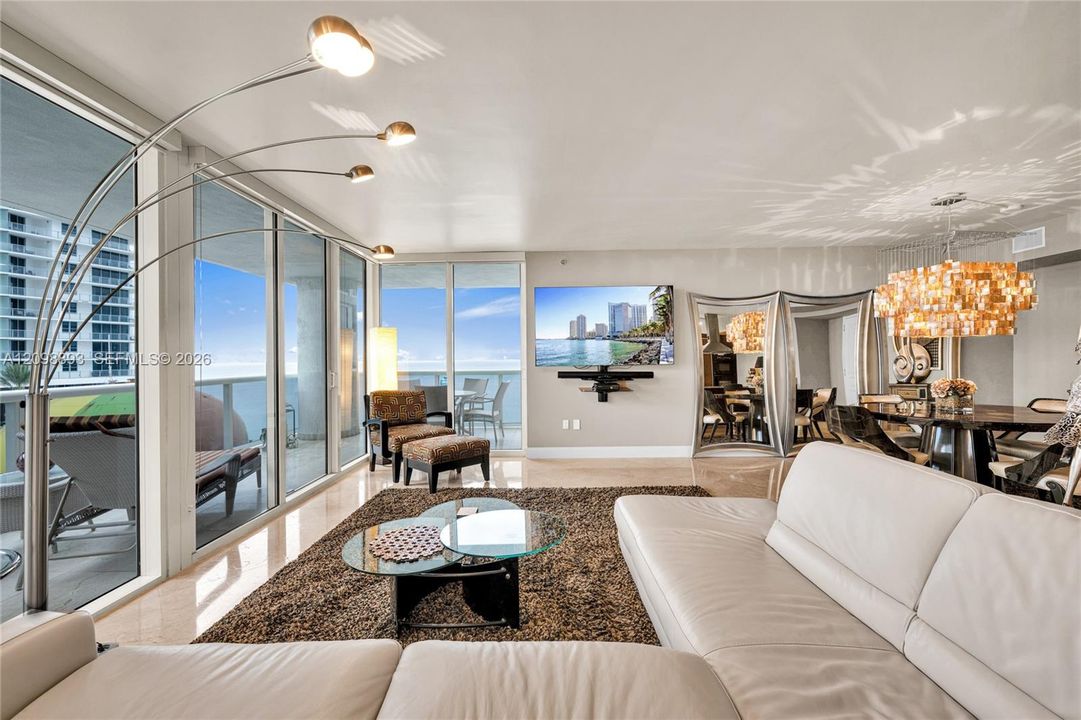 For Sale: $1,250,000 (2 beds, 2 baths, 1782 Square Feet)