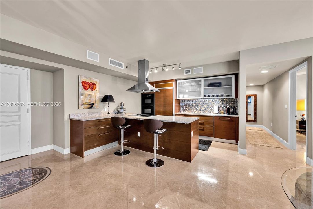 For Sale: $1,250,000 (2 beds, 2 baths, 1782 Square Feet)