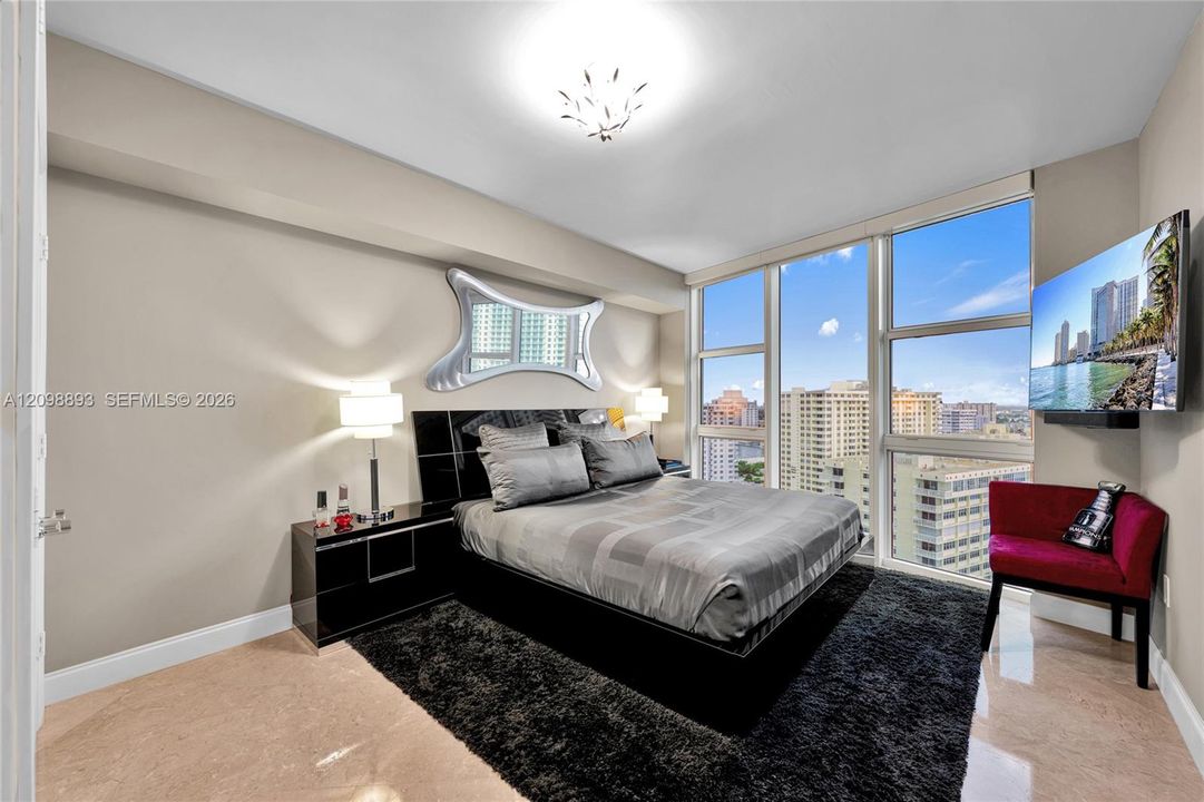 For Sale: $1,250,000 (2 beds, 2 baths, 1782 Square Feet)