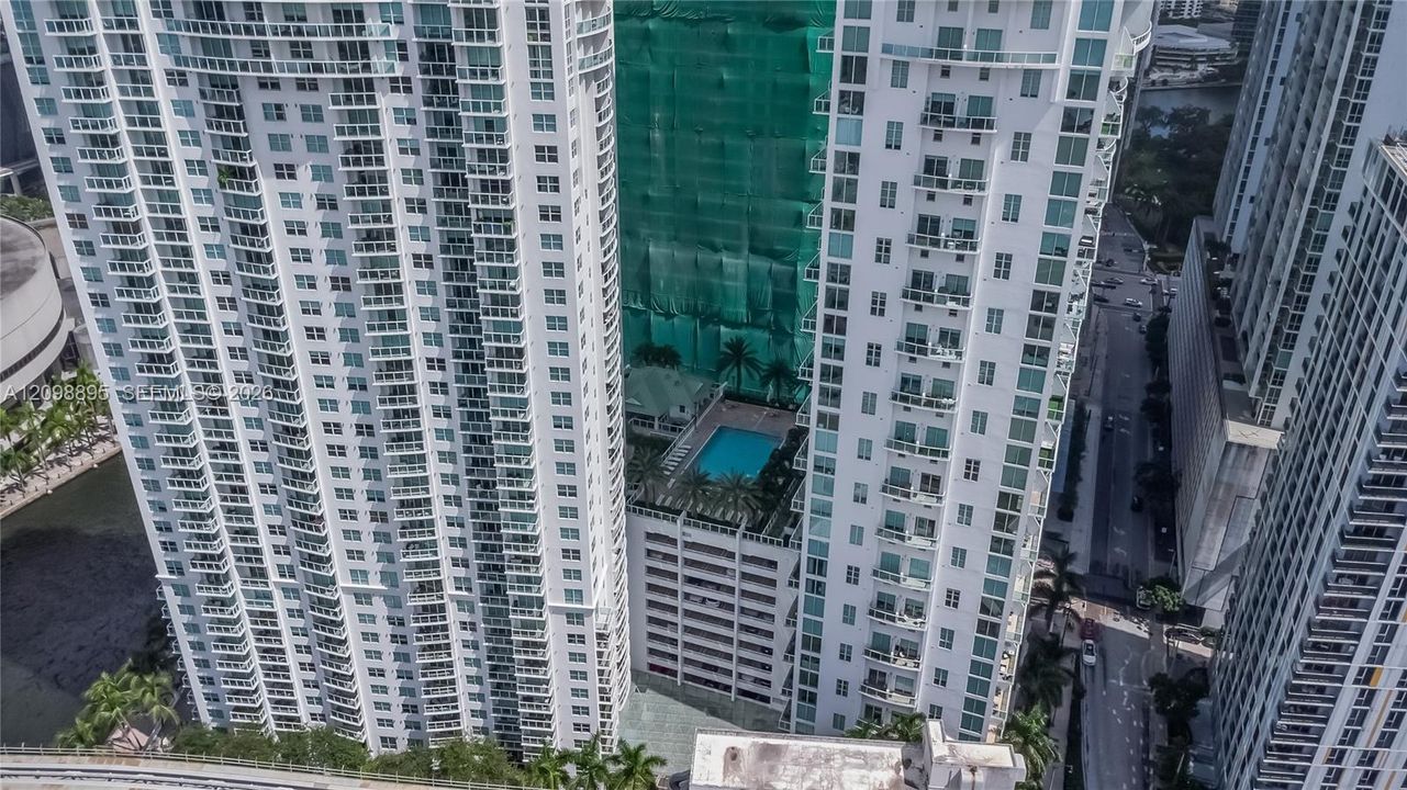 待售: $450,000 (1 贝兹, 1 浴室, 981 平方英尺)