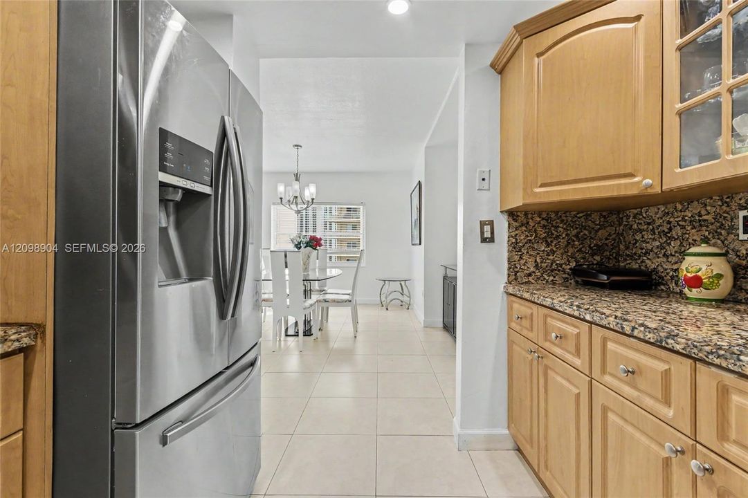 For Sale: $405,000 (2 beds, 2 baths, 1350 Square Feet)