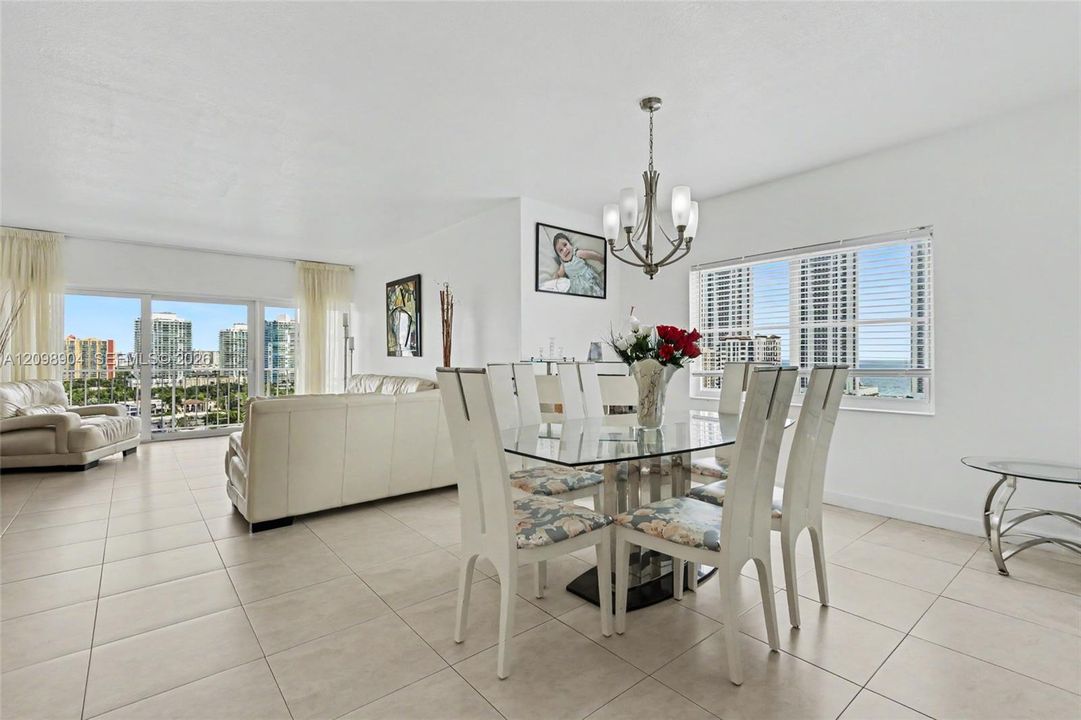 For Sale: $405,000 (2 beds, 2 baths, 1350 Square Feet)