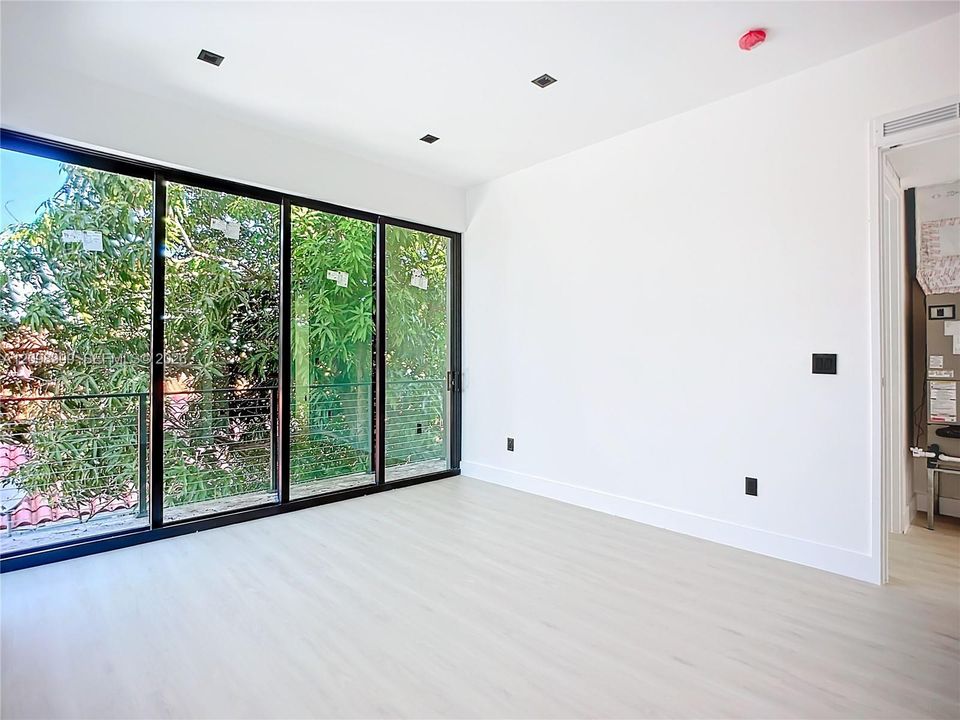 For Sale: $1,750,000 (3 beds, 2 baths, 2365 Square Feet)