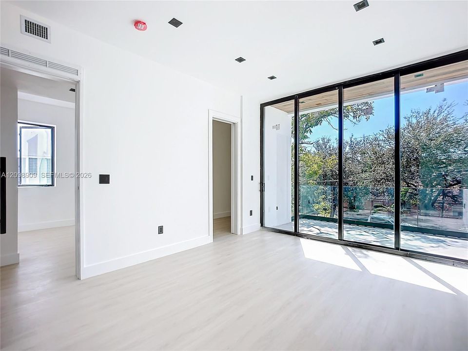 For Sale: $1,750,000 (3 beds, 2 baths, 2365 Square Feet)