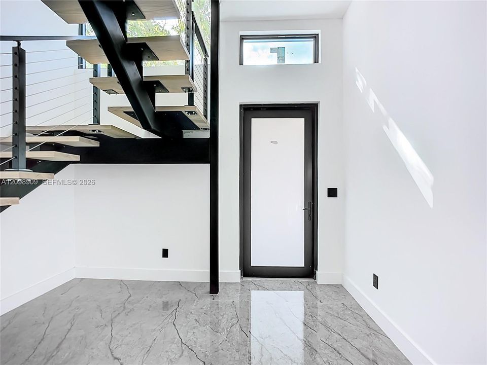 For Sale: $1,750,000 (3 beds, 2 baths, 2365 Square Feet)