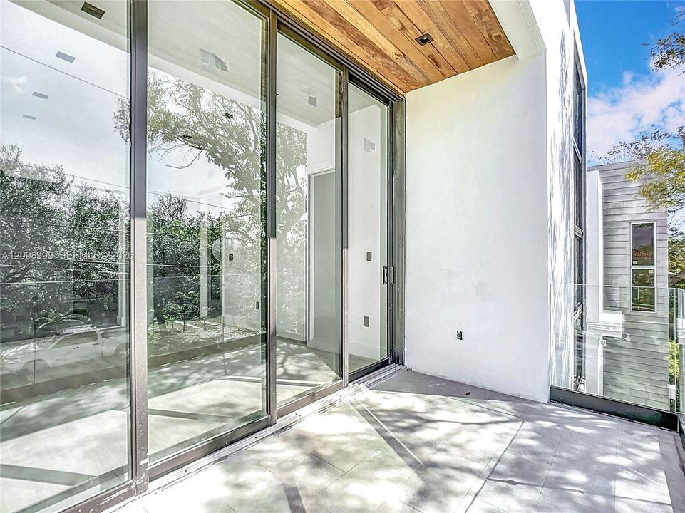For Sale: $1,750,000 (3 beds, 2 baths, 2365 Square Feet)