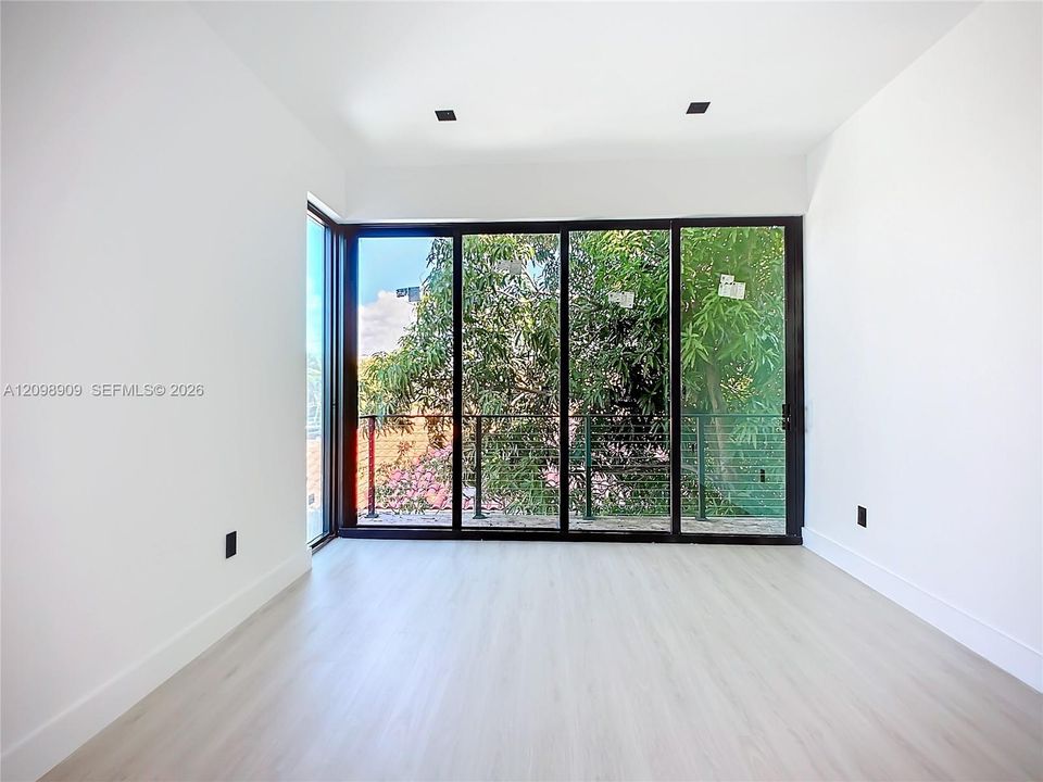 For Sale: $1,750,000 (3 beds, 2 baths, 2365 Square Feet)