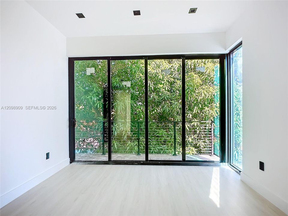 For Sale: $1,750,000 (3 beds, 2 baths, 2365 Square Feet)