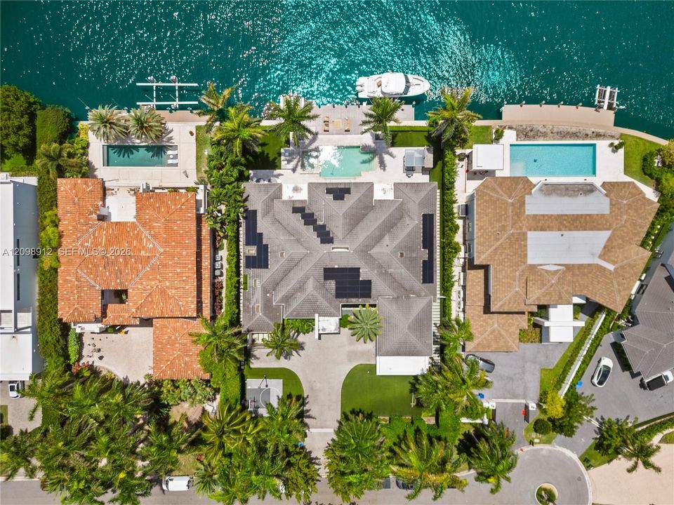 На продажу: $22,500,000 (4 спален, 6 ванн, 5510 Квадратных фут)