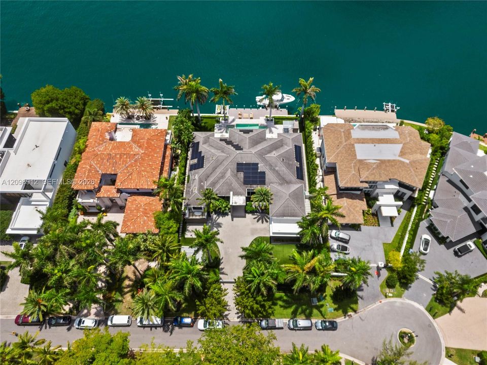 На продажу: $22,500,000 (4 спален, 6 ванн, 5510 Квадратных фут)