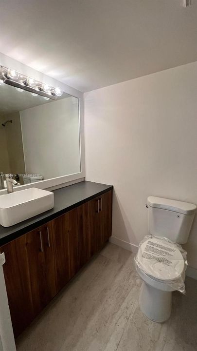 For Sale: $160,000 (2 beds, 2 baths, 960 Square Feet)