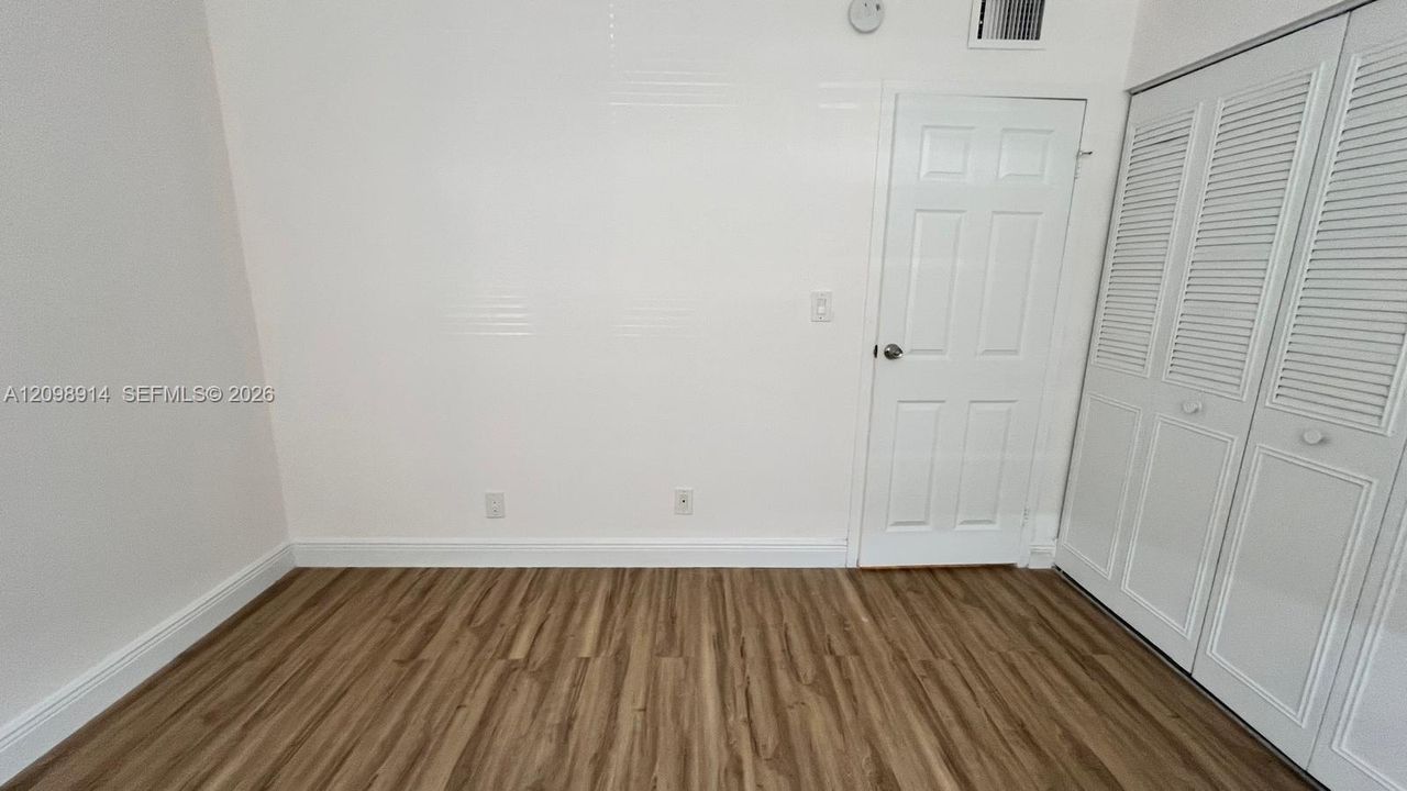 For Sale: $160,000 (2 beds, 2 baths, 960 Square Feet)