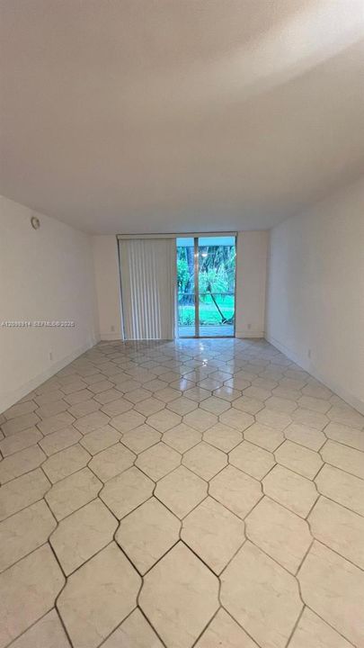 For Sale: $160,000 (2 beds, 2 baths, 960 Square Feet)
