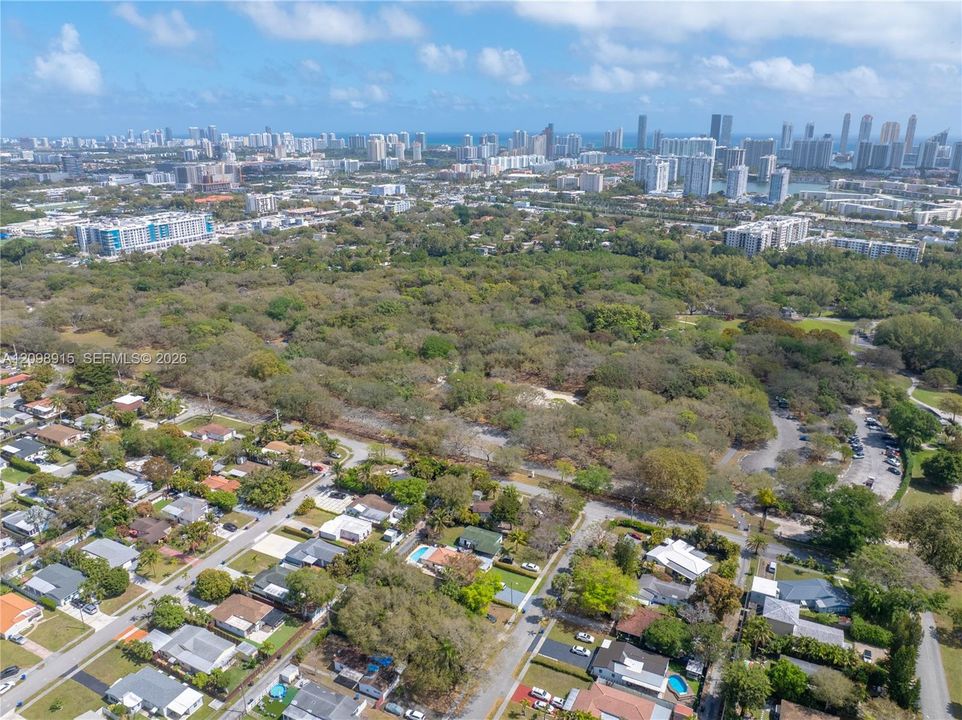 Walk to beautiful Greynolds Park in under 5 minutes.