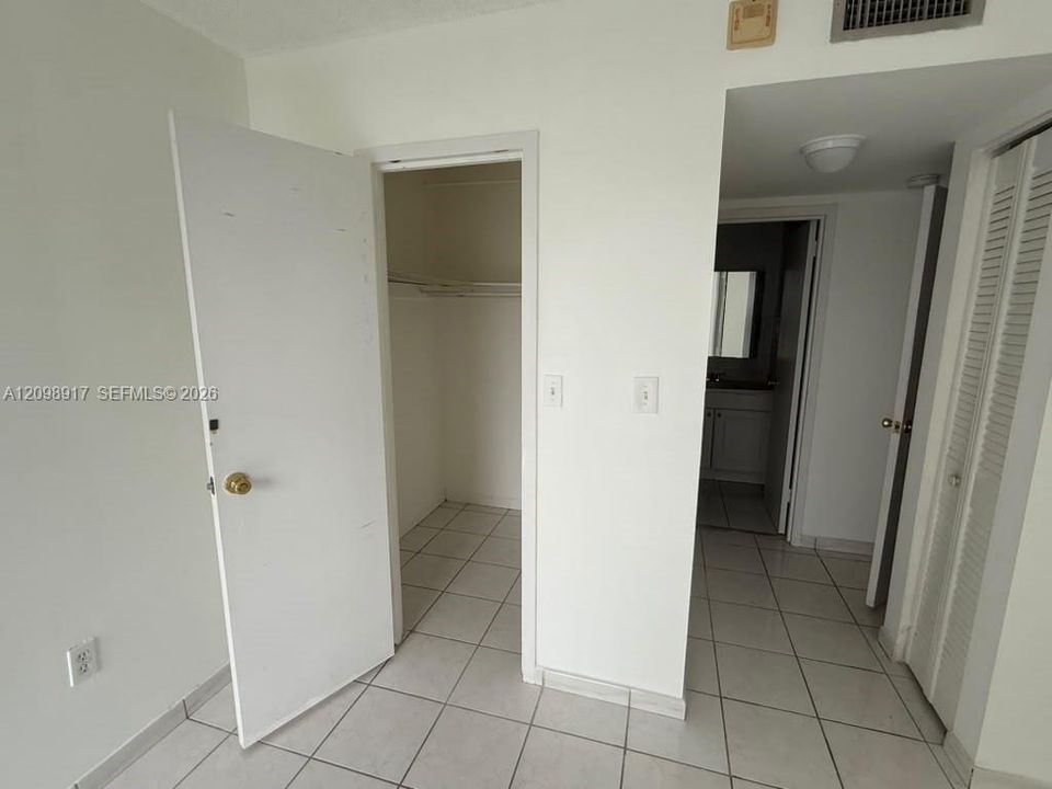 For Rent: $1,800 (1 beds, 1 baths, 536 Square Feet)