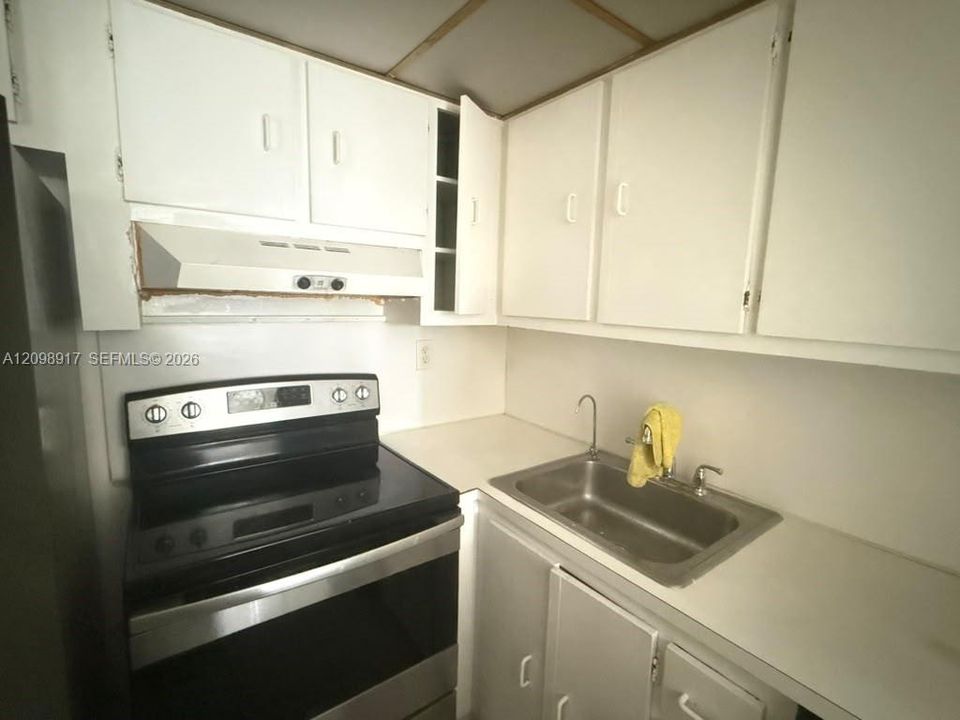 For Rent: $1,800 (1 beds, 1 baths, 536 Square Feet)