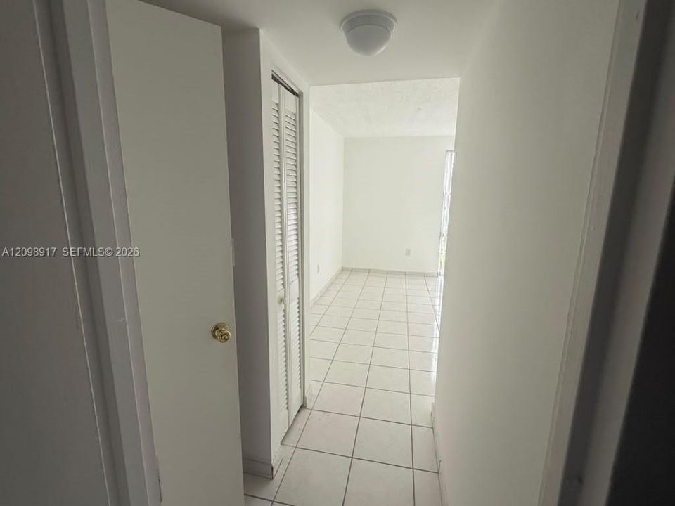 For Rent: $1,800 (1 beds, 1 baths, 536 Square Feet)