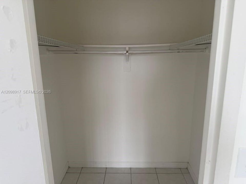 For Rent: $1,800 (1 beds, 1 baths, 536 Square Feet)