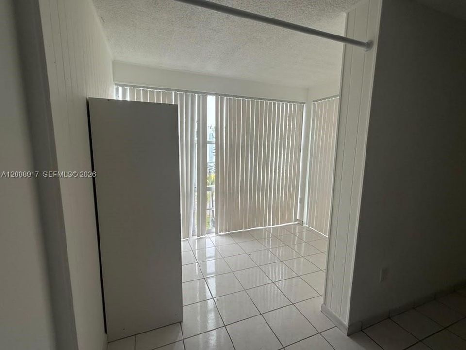 For Rent: $1,800 (1 beds, 1 baths, 536 Square Feet)