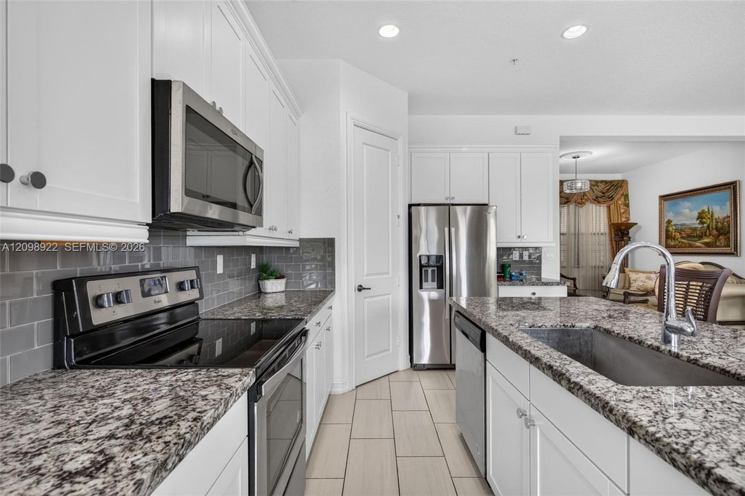 En Venta: $620,000 (3 camas, 2 baños, 2117 Pies cuadrados)