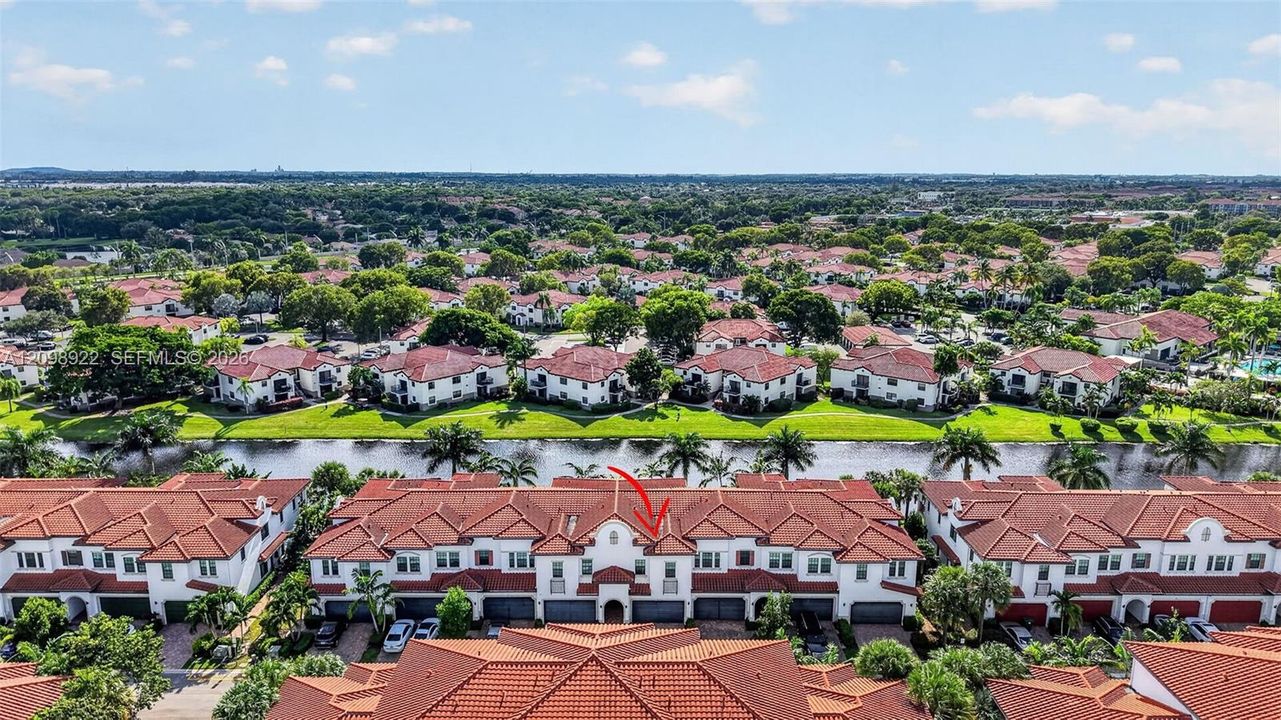 En Venta: $620,000 (3 camas, 2 baños, 2117 Pies cuadrados)