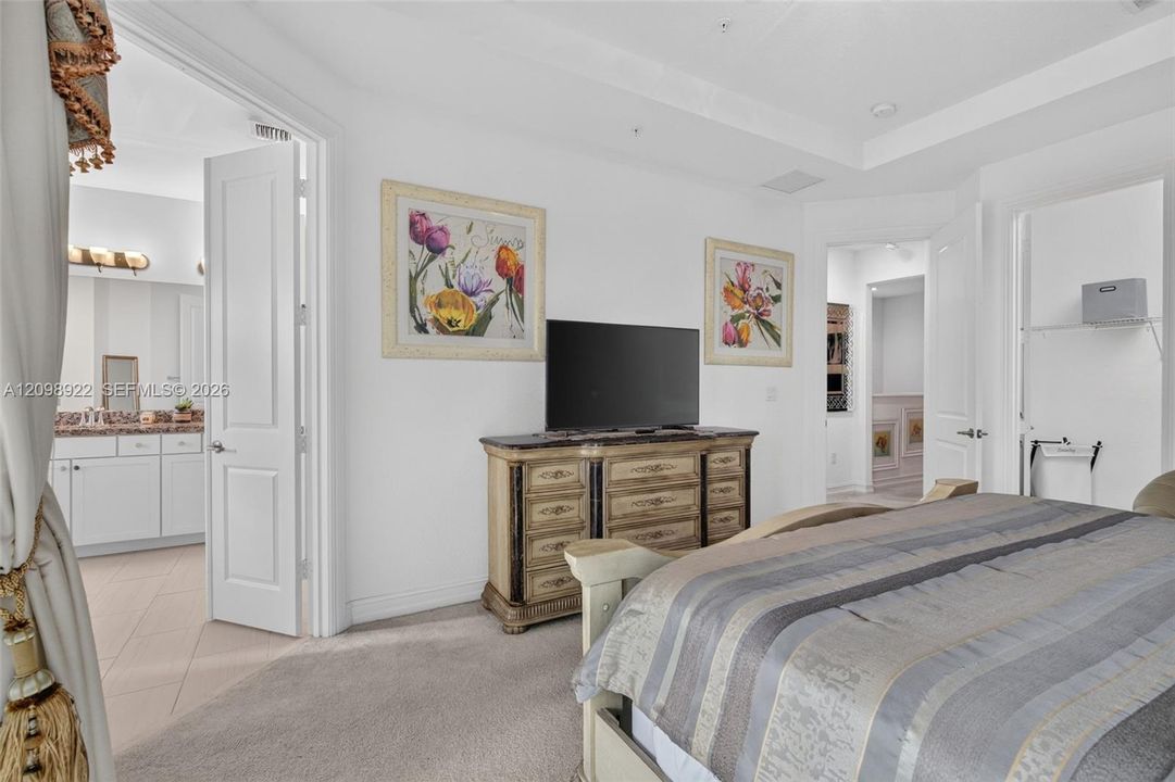 En Venta: $620,000 (3 camas, 2 baños, 2117 Pies cuadrados)