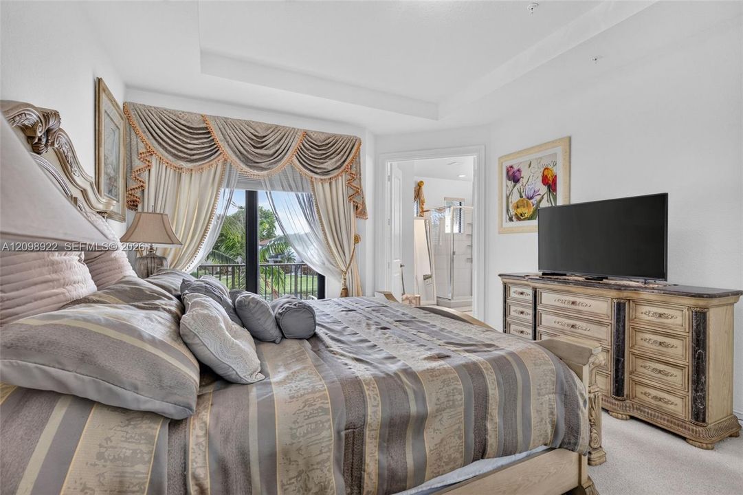 En Venta: $620,000 (3 camas, 2 baños, 2117 Pies cuadrados)
