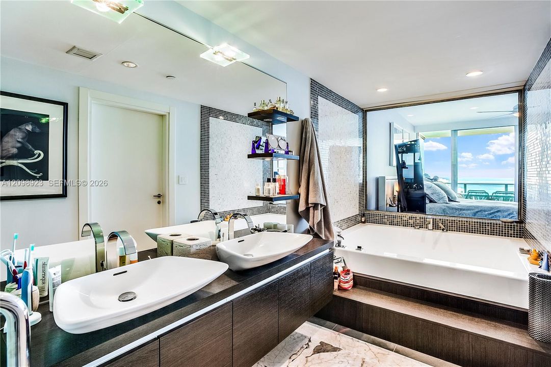 For Rent: $11,000 (2 beds, 2 baths, 1500 Square Feet)