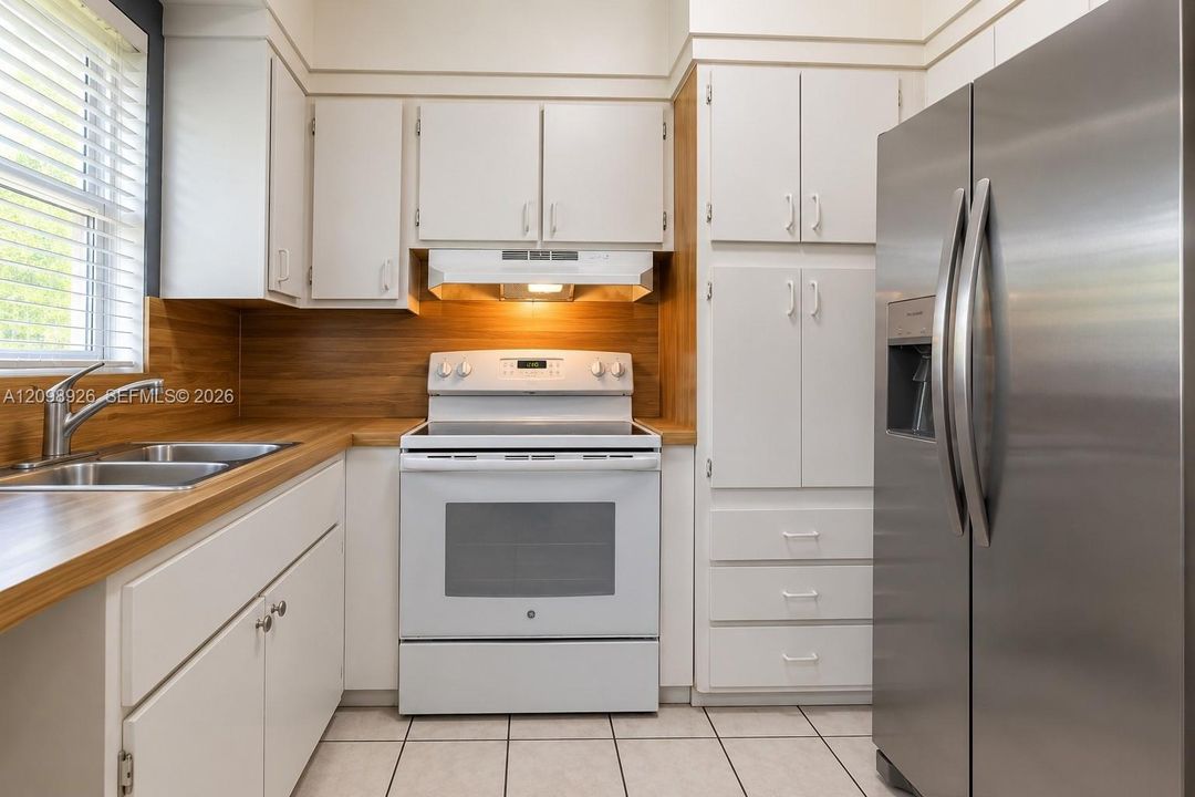 Active With Contract: $529,000 (0 beds, 0 baths, 1566 Square Feet)