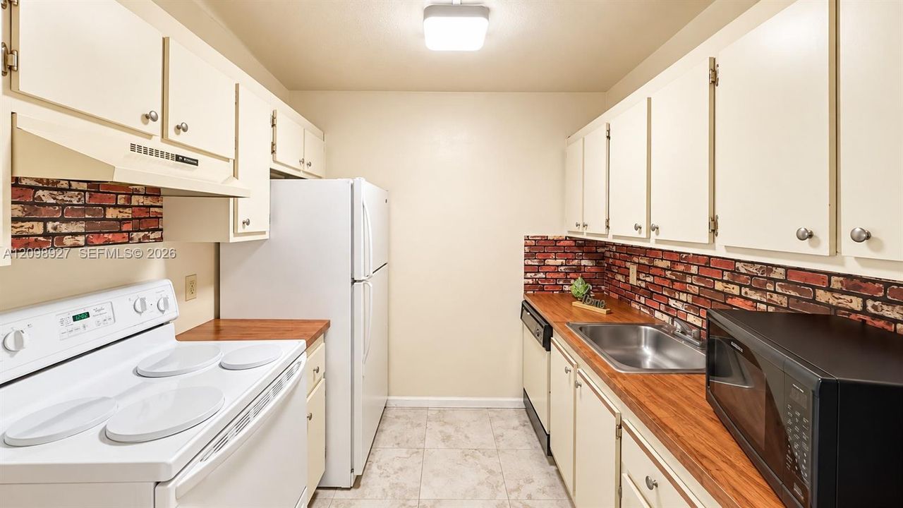 En Venta: $139,000 (1 camas, 1 baños, 811 Pies cuadrados)