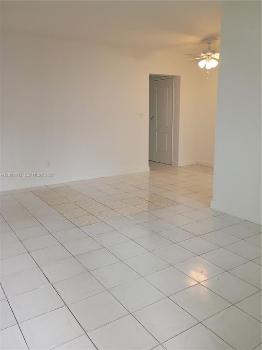 В аренду: $1,600 (10 спален, 10 ванн, 700 Квадратных фут)