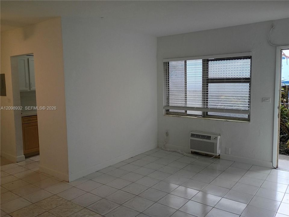 В аренду: $1,600 (10 спален, 10 ванн, 700 Квадратных фут)