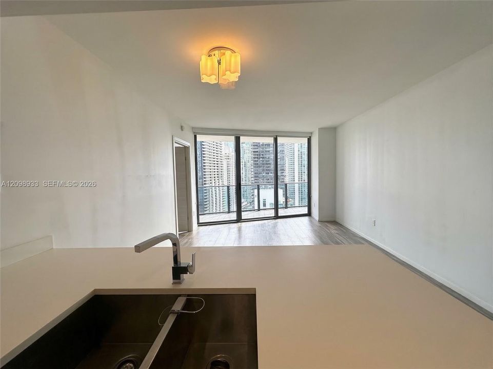 For Sale: $590,000 (1 beds, 2 baths, 838 Square Feet)
