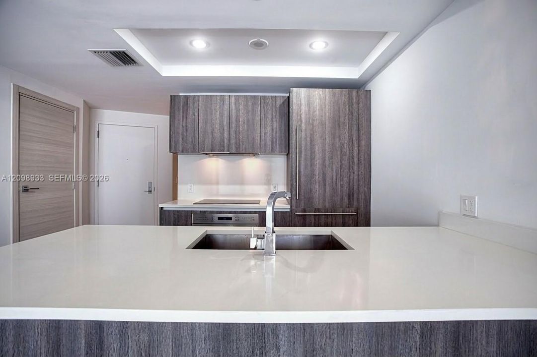 For Sale: $590,000 (1 beds, 2 baths, 838 Square Feet)