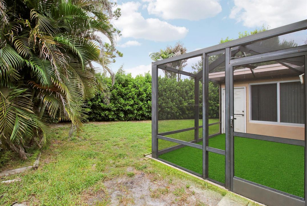 Screen patio of laundry