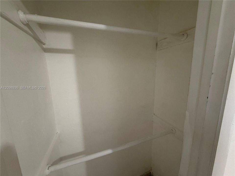 For Rent: $1,875 (2 beds, 1 baths, 900 Square Feet)
